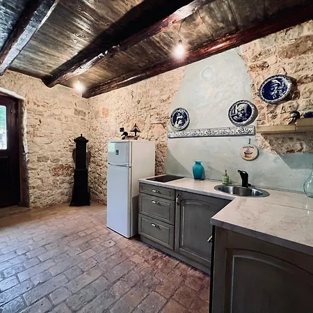 Rossa With Jacuzzi And Pool In Porec *