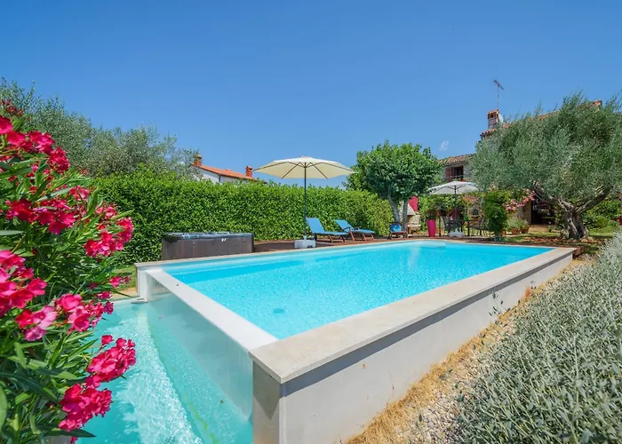 Rossa With Jacuzzi And Pool In Porec * Rosini