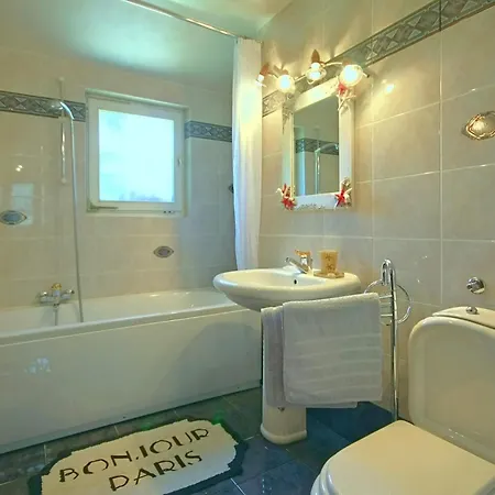 Rossa With Jacuzzi And Pool In Porec Villa *