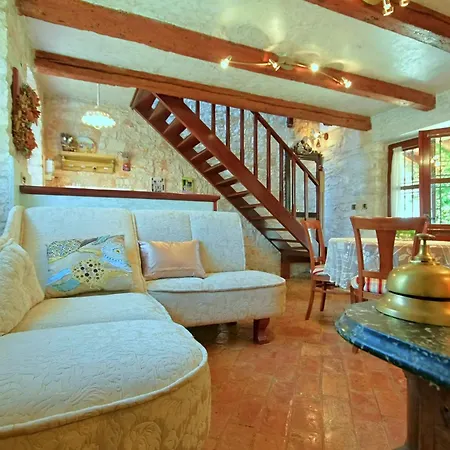 Rossa With Jacuzzi And Pool In Porec Villa *