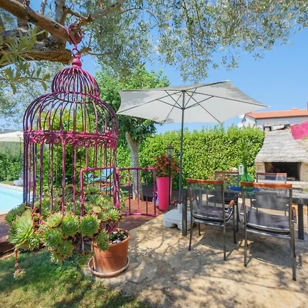 Rossa With Jacuzzi And Pool In Porec Villa *