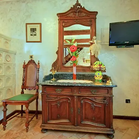 Villa Rossa With Jacuzzi And Pool In Porec Rosini