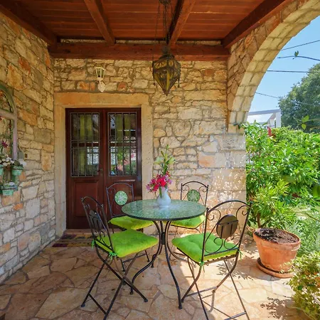 Rossa With Jacuzzi And Pool In Porec Villa *