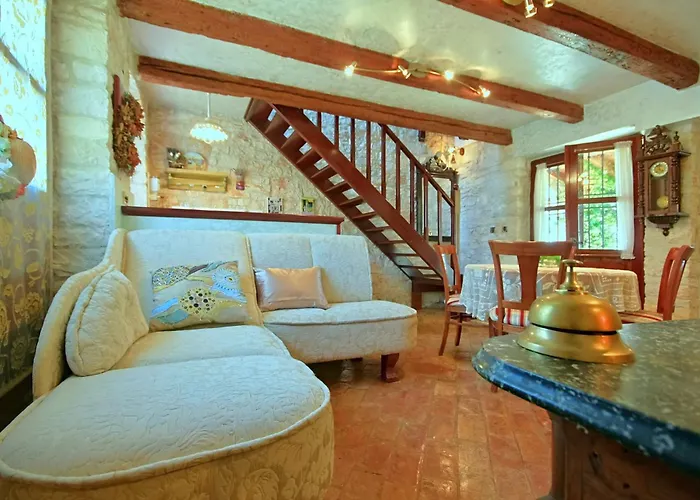 Rossa With Jacuzzi And Pool In Porec Villa *