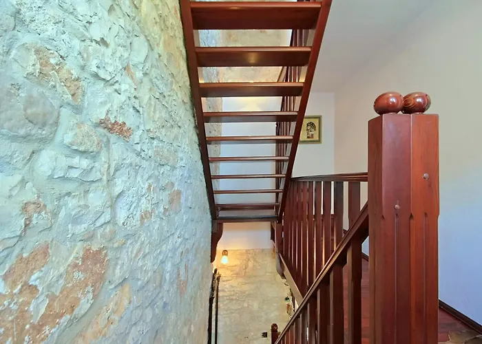 Rossa With Jacuzzi And Pool In Porec