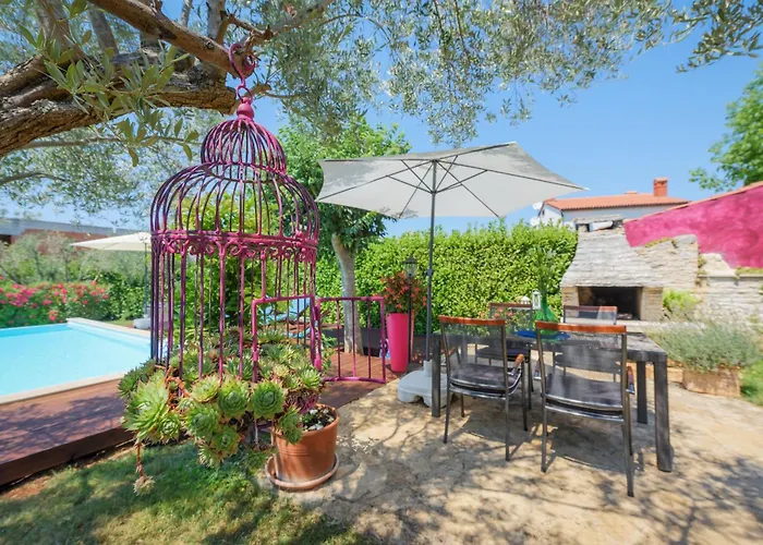 Rossa With Jacuzzi And Pool In Porec Villa *